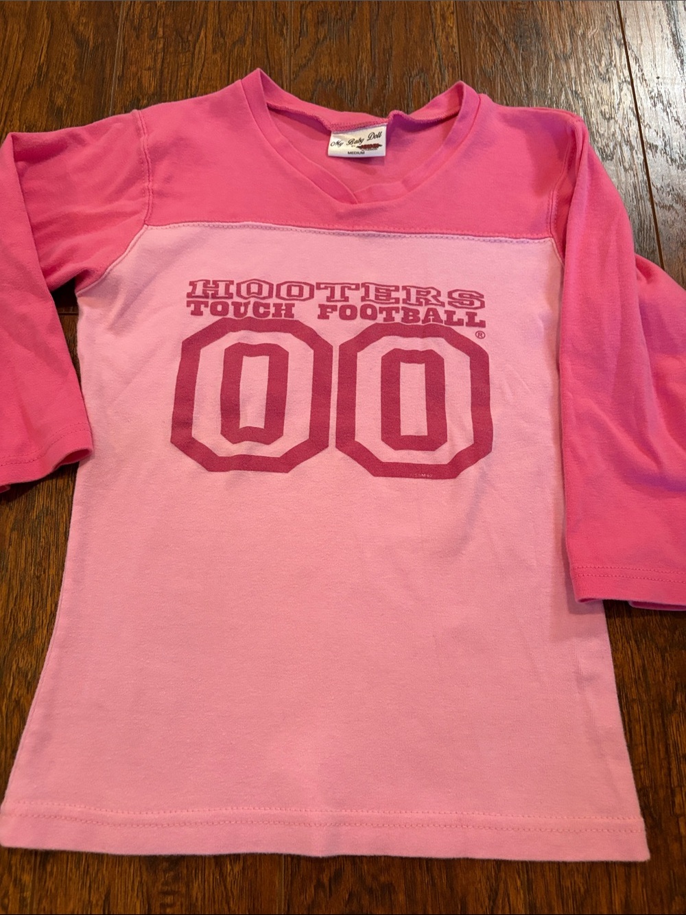 Vintage Hooters 3/4 length shirt